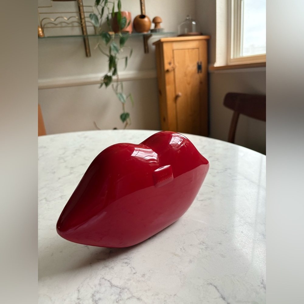 Lulu Guinness Glossy Red Lip Clutch - Picture 5 of 12